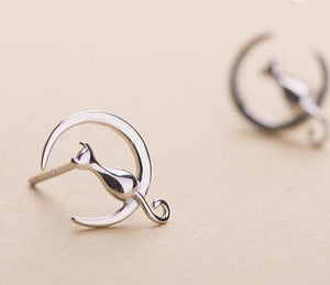 Moon Cat stud earrings in silver