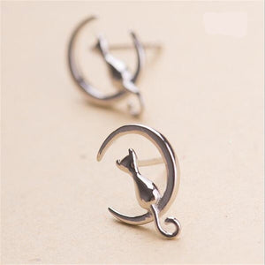 Moon Cat stud earrings in silver