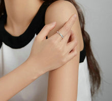 Load image into Gallery viewer, Pawprint ring Multicoloured in Sterling Silver
