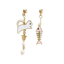 Load image into Gallery viewer, Cat &amp; Fish Earrings White &amp; Pink
