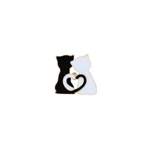Load image into Gallery viewer, White and Black Couple Cat Brooch with Love Heart
