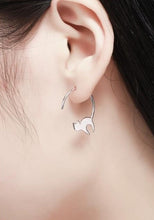 Load image into Gallery viewer, Sterling Silver 925 Cat Drop Earrings
