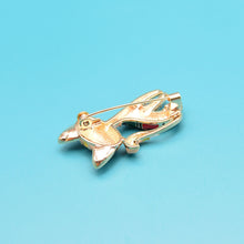 Load image into Gallery viewer, Apricot Cat Brooch
