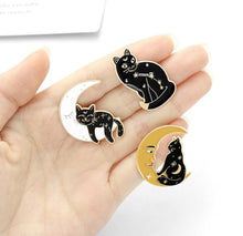 Load image into Gallery viewer, Yellow Moon Cat Black Cat Brooch
