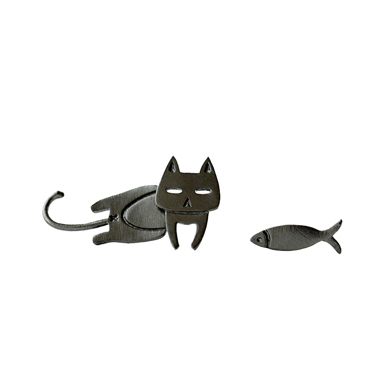 Cat Fish Stud Earrings in Black