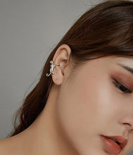 Load image into Gallery viewer, Cat Ear Cuff Earring Sterling Silver
